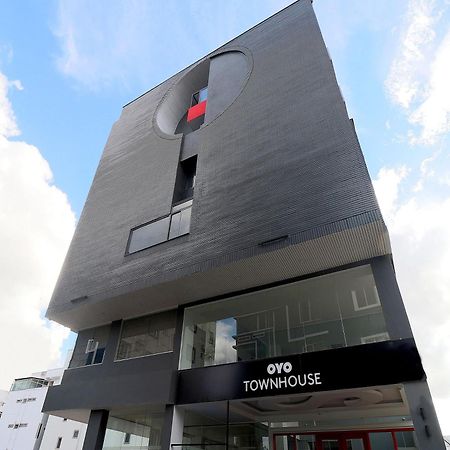 Super Townhouse Reva College University Yelahanka エクステリア 写真