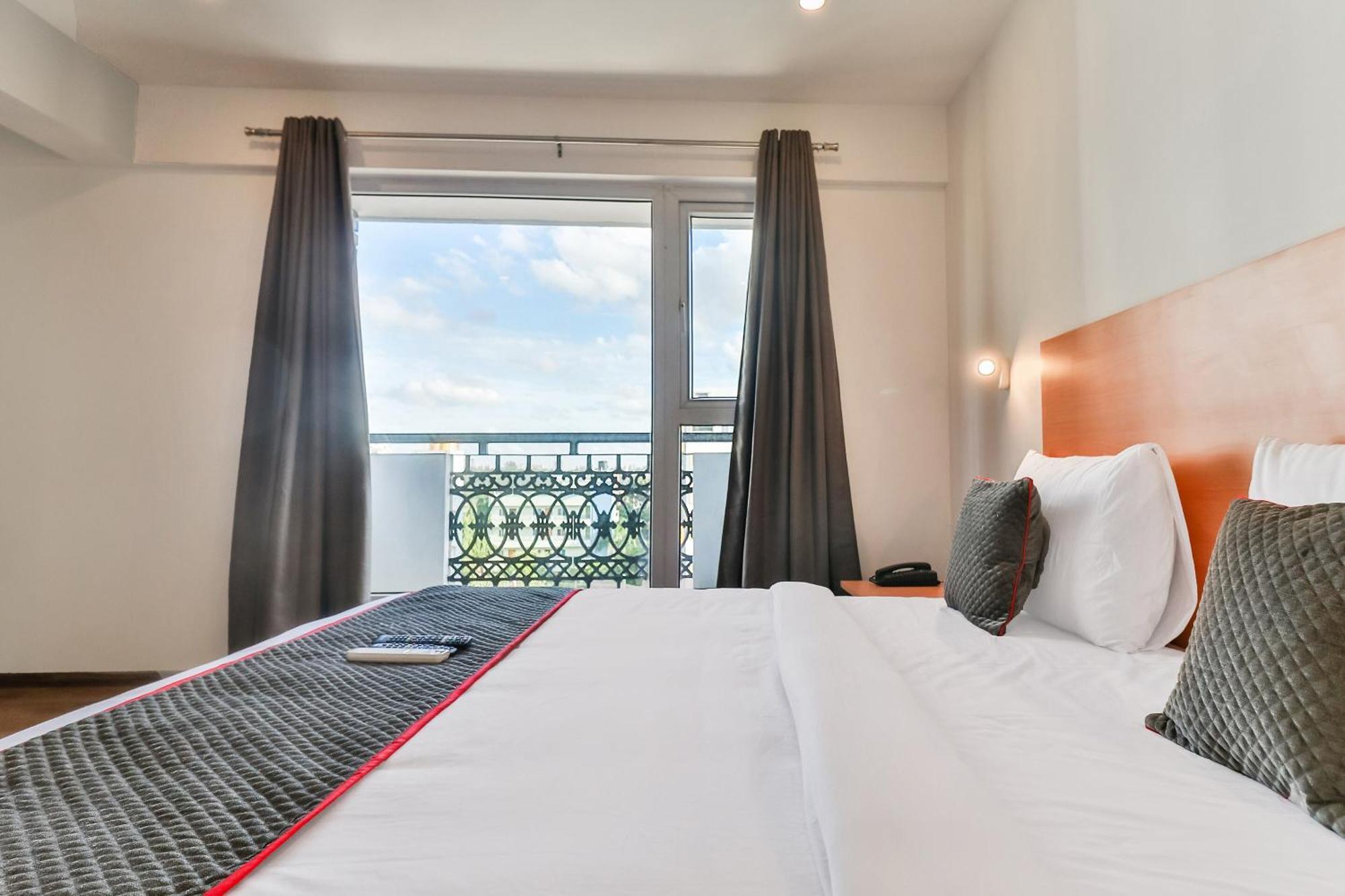 Super Townhouse Reva College University Yelahanka エクステリア 写真