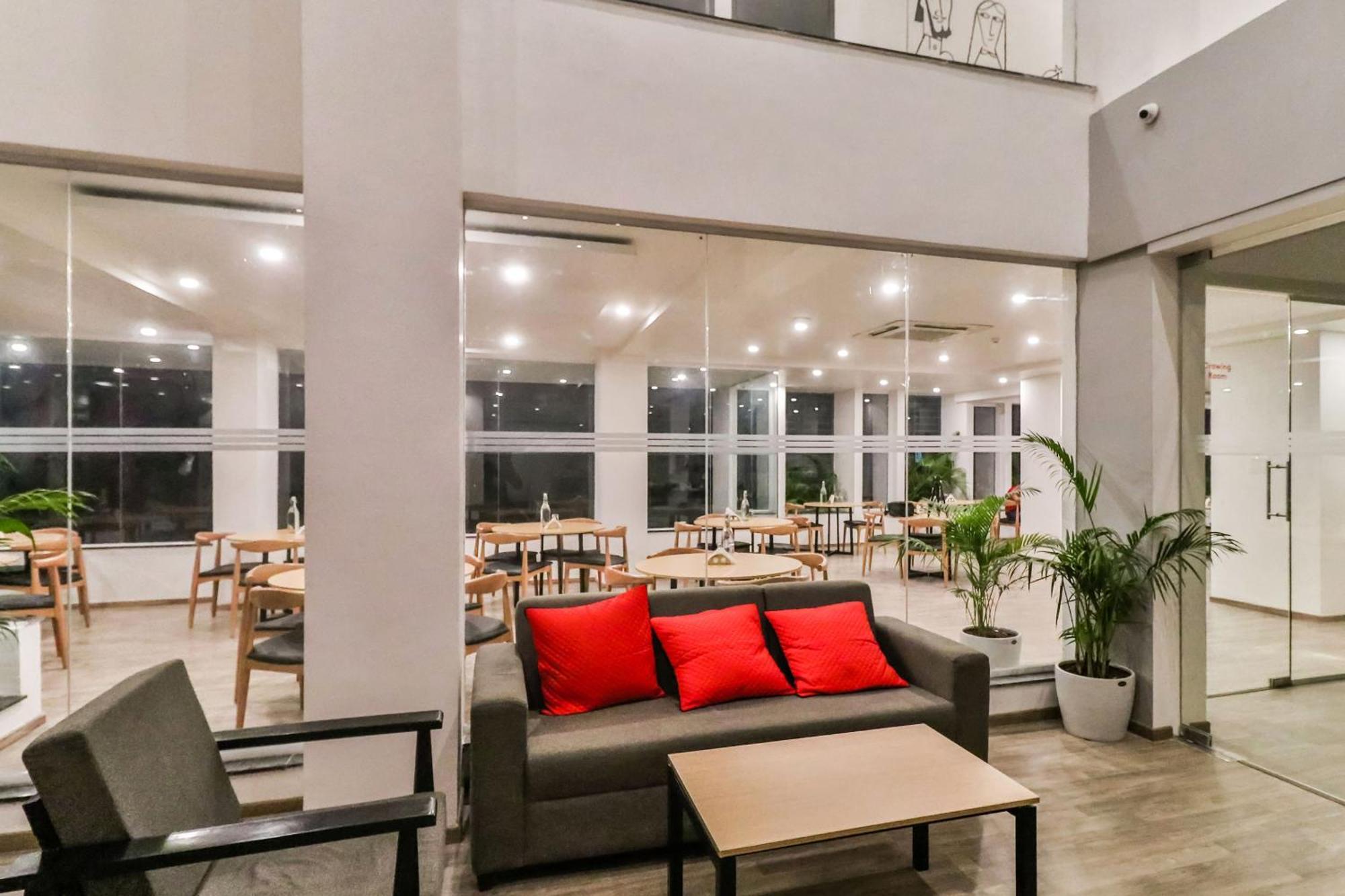 Super Townhouse Reva College University Yelahanka エクステリア 写真